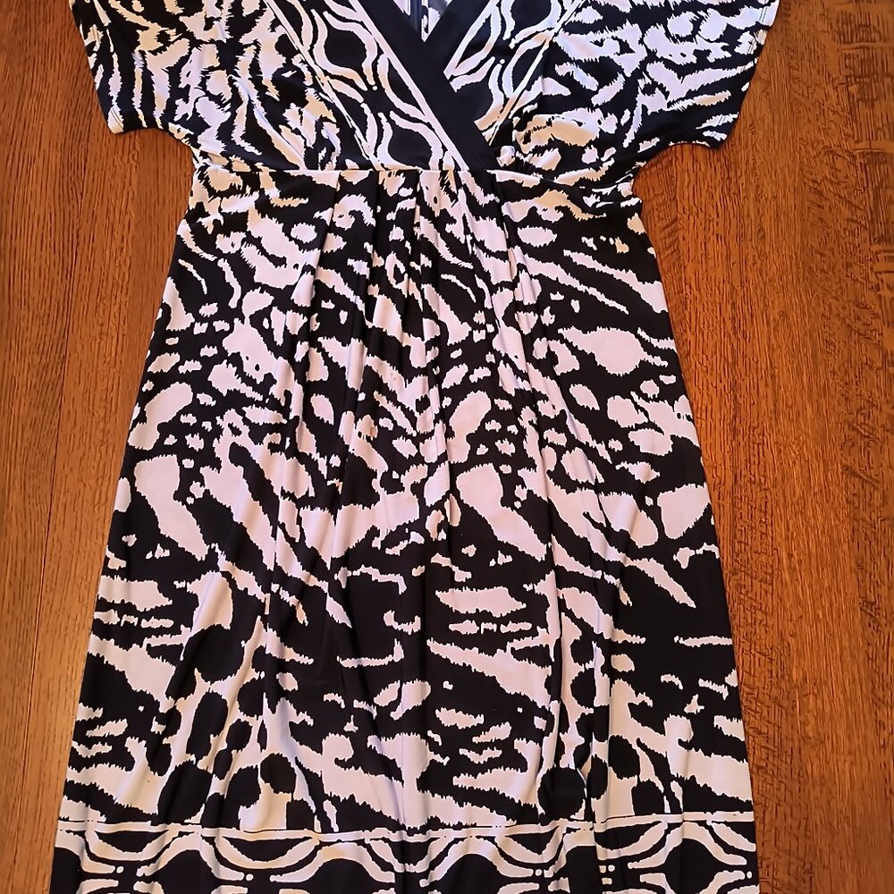 Dress black/white print Size Medium